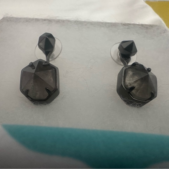 Kendra Scott; Jordy Earrings with Jacket Earrings, Mirror Rock, Gun Metal - Picture 4 of 4